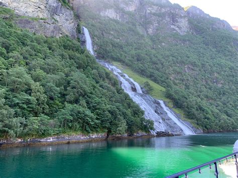 Fjordcruise Ålesund Geirangerfjord Ålesund "3fjords3hours" 2021 ...