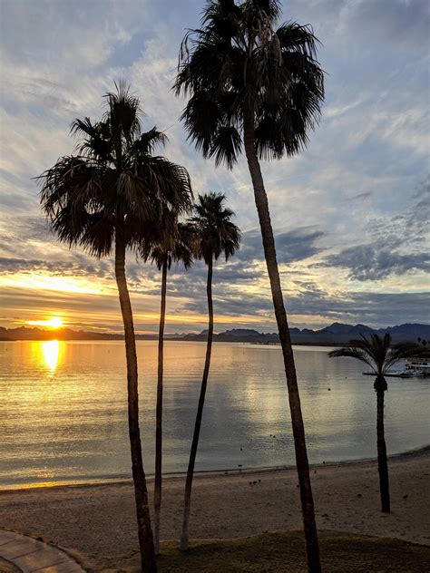 Sunrise at Lake Havasu : r/arizona