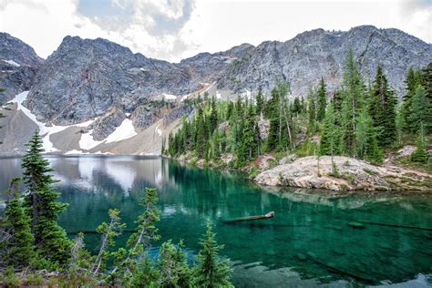 12 Great Hikes in North Cascades National Park - Earth Trekkers