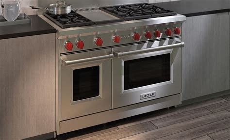 48" Gas Range - 6 Burners and Infrared Griddle Wolf Rangetop