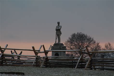 Monument on Antietam National battlefield at sunset. | Monument, Battlefield, Sunset