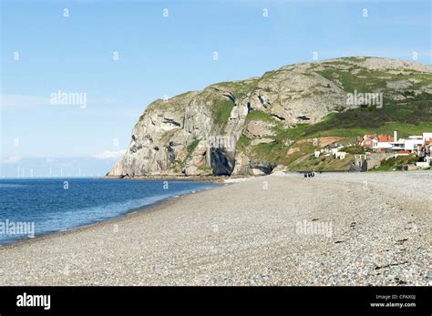 Pebbles beach wales llandudno hi-res stock photography and images - Alamy