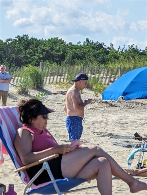 US President Joe Biden's shirtless pics on US beach go viral - India Today