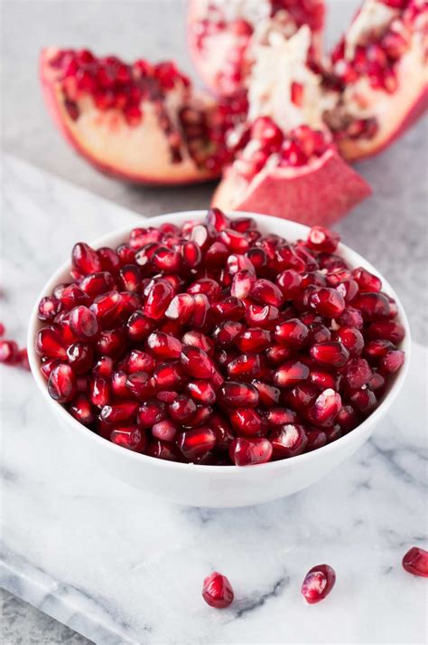 How To Cut A Pomegranate - Delicious Meets Healthy