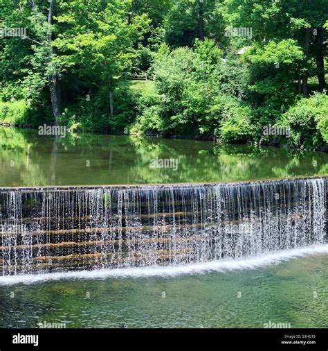 Green river timber crib dam hi-res stock photography and images - Alamy