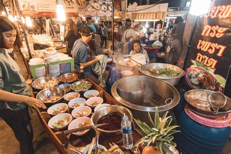 Best Night Market In Bangkok - Shopping Under the Moon: 7 Night Markets Around Bangkok ...