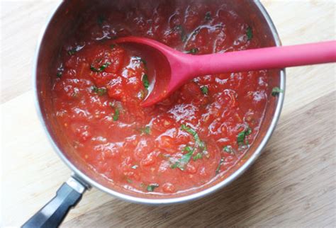 This Week for Dinner: Simple Homemade Tomato Sauce - This Week for Dinner