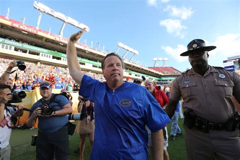 Central Michigan reportedly hires Jim McElwain as next head coach