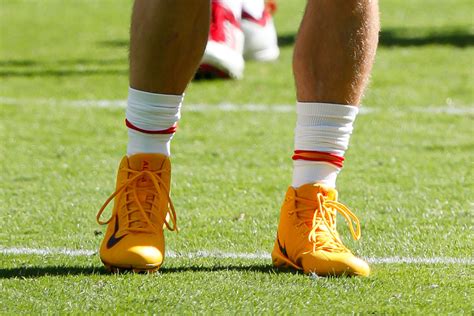 What Pros Wear: Travis Kelce's Nike Alpha Menace Pro 1 Cleats - What ...