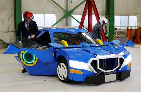 Real-Life Transformer: Engineers Create Humanoid Robot that Transforms Into Car In One Minute