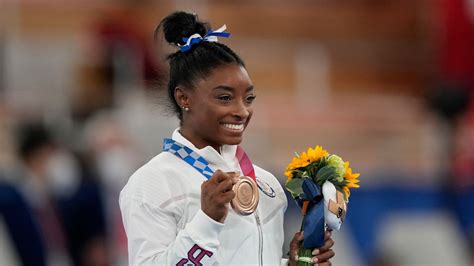 Gymnastics star Simone Biles returning to competition