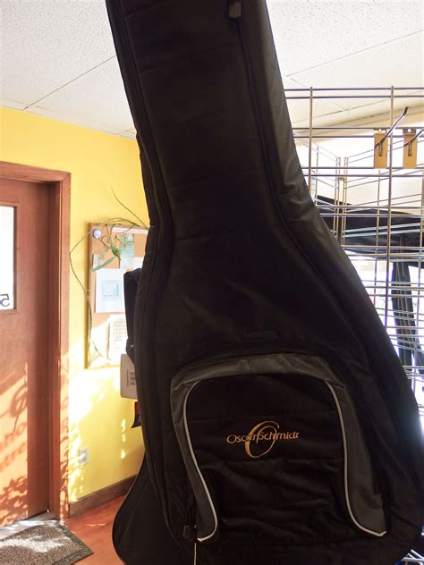 Padded classical guitar gig bag - Roffman Band Instrument Service