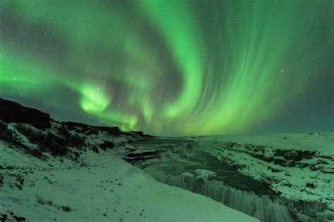 When can you see the northern lights in Iceland?