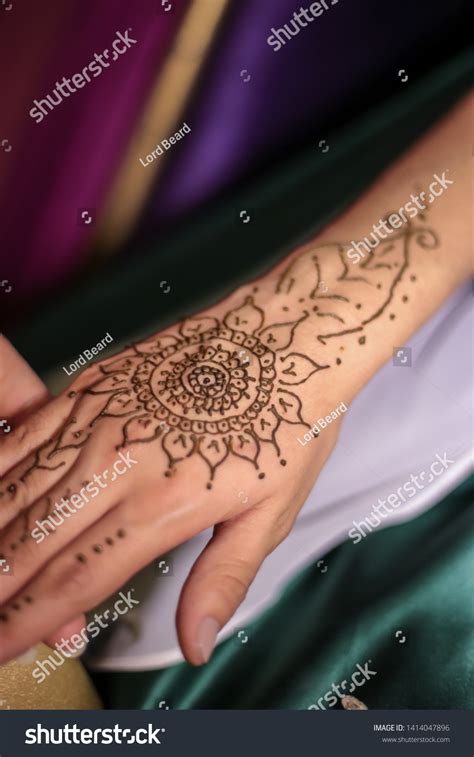 Asian Traditional Indian Ink Tattoo Brides Stock Photo 1414047896 ...