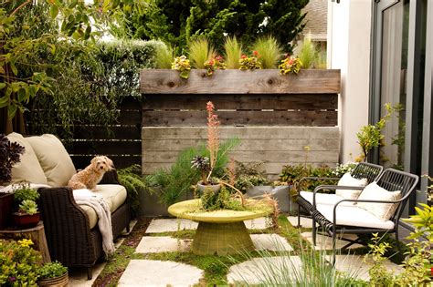 Small Backyard Ideas | How To Make a Small Space Look Bigger