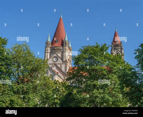 vienna and the danube Stock Photo - Alamy