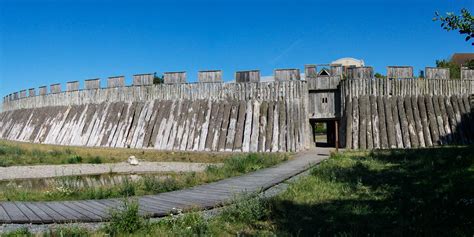 Trelleborgen - Wikingerburg in Trelleborg | GuidebookSweden