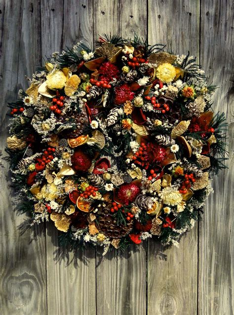 30 Beautiful And Creative Handmade Christmas Wreaths - Style Motivation