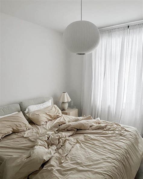 Modern Small Bedroom Ideas With White Pendant Light - Soul & Lane