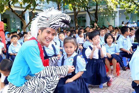 FedEx and Safe Kids Vietnam support International Walk to School Month and launch Walk With ...