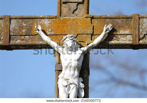 Jesus On Cross Statue Stock Photo 2160500773 | Shutterstock