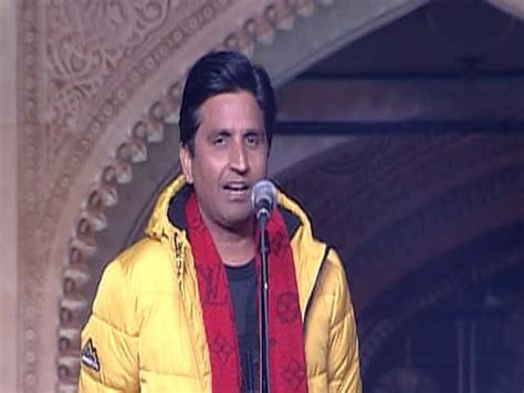 Kumar Vishwas kicks off Kavi Sammelan with his iconic poetry