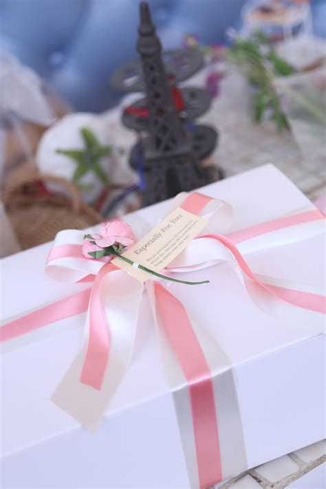 Free Images : christmas, bow, present, holiday, celebration, surprise, decoration, gift box ...