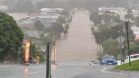 Photos of Gold Coast flooding as severe weather system moves south ...