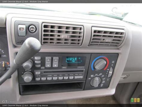 Medium Gray Interior Controls for the 1996 Chevrolet Blazer LS 4x4 ...