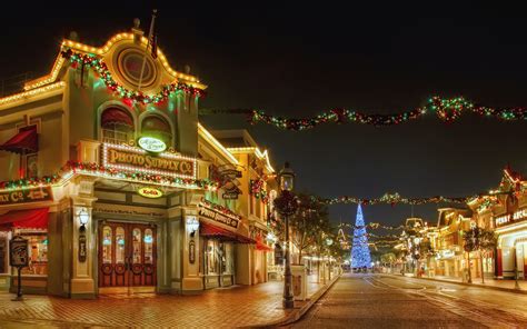 Disneyland Christmas Decorations