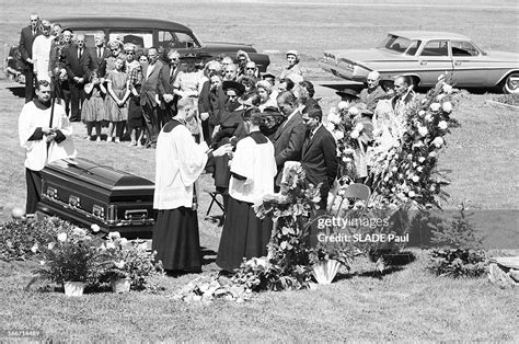 Funeral Of Ernest Hemingway In Ketchum, United States. En juillet... News Photo - Getty Images