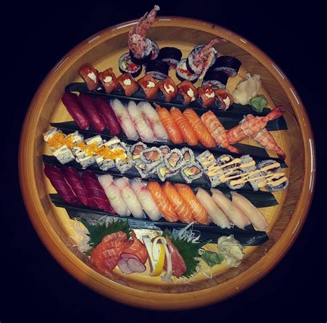 I love making platters out of large orders~ : r/sushi