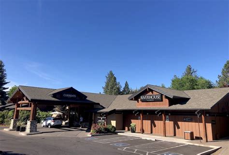 Pet friendly hotel in Bend, Oregon: Riverhouse on the Deschutes