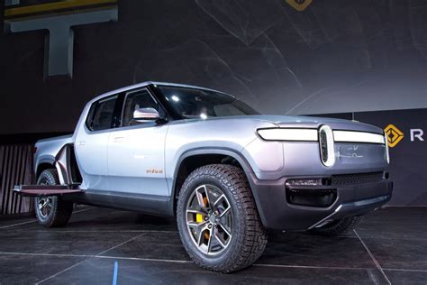 Rivian R1T technical specifications and fuel economy