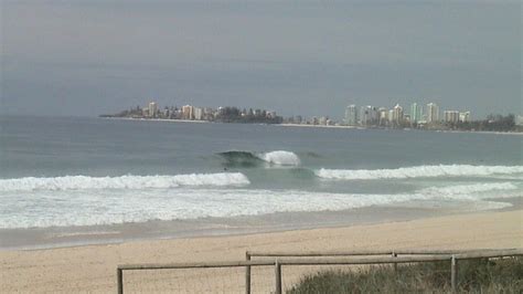 Tugun Surf Photo by Eric Martin | 12:56 pm 17 Jun 2010