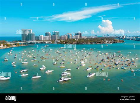 Haulover Sandbar in Miami, Florida Stock Photo - Alamy