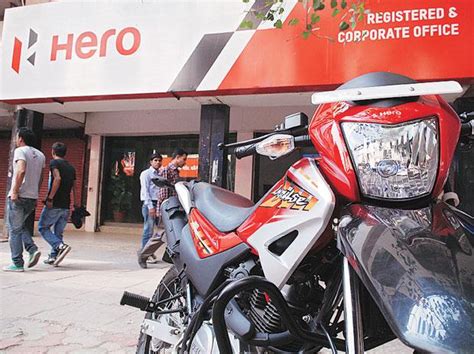 Hero MotoCorp crosses record 7.5-million units sales mark in 2017-18 | Business Standard News