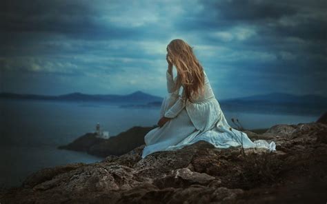 Lonely Women Wallpapers - Wallpaper Cave