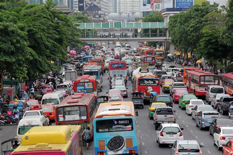 PHOTO: Colorful Traffic Jam in Bangkok