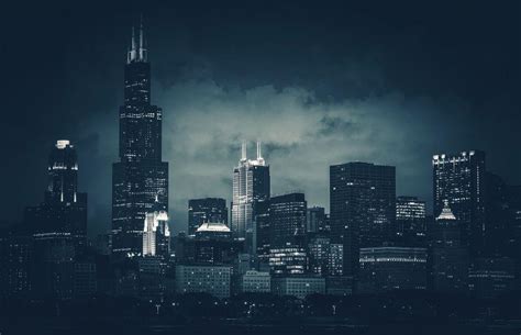 6 Famous Chicago Ghost Stories That Will Blow You Away | LoveToKnow