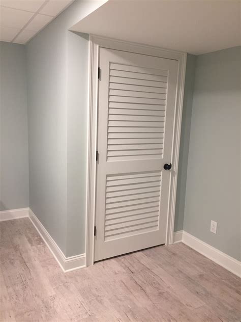 2 Plantation Louver Panel Door (Primed) – Door to Door