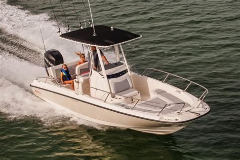 Top Center Console Boats Under 25 Feet: The Ultimate Guide | Finding Boats