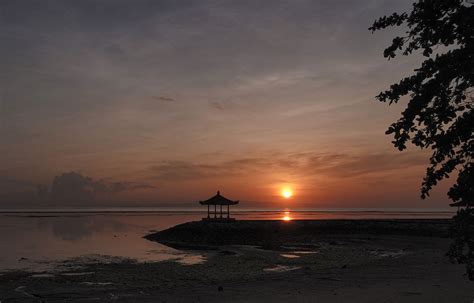 Stunning Sanur Beach Sunrise - How To Bali