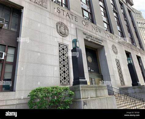 state of new york office building Stock Photo - Alamy