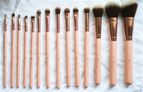 BH Cosmetics brush set - Sarah Satongar