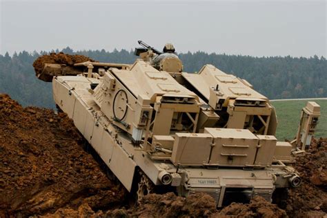 Штурмовая машина разминирования M1 Assault Breacher Vehicle (M1 ABV)