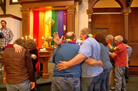 Advent Messenger: Baptist Churches allowing openly gay leaders