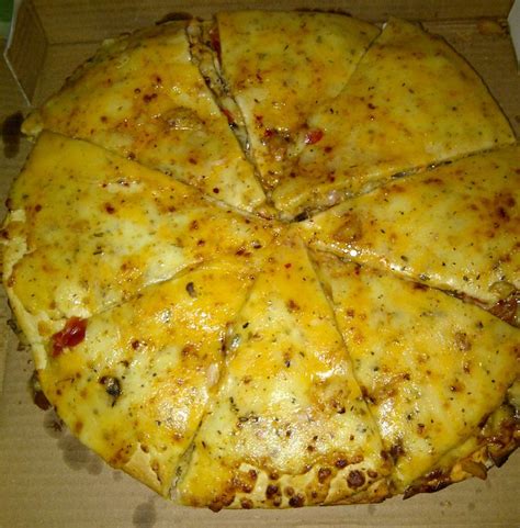 Gidilicious: Debonairs Chicken Triple Decker Pizza | Food obsession ...