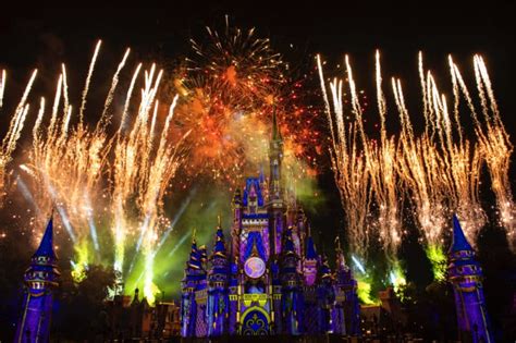 YOUR COMPLETE GUIDE TO DISNEY FIREWORKS AT WDW (+ TIPS FOR SEEING THEM ...