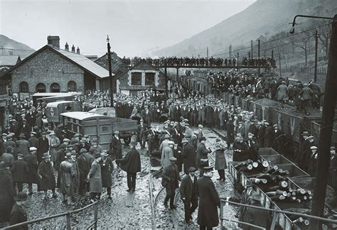 The Rhondda valley miners - Google Search Large Crowd, Paris Skyline, Photo Gifts, Photo Frame ...